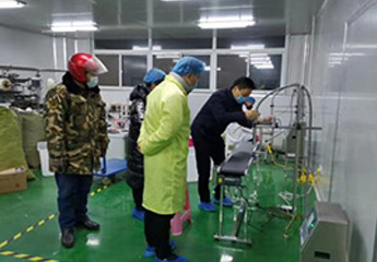 豫昶B400Plus自動噴碼機在口罩消毒液等醫(yī)療物資包裝上噴印